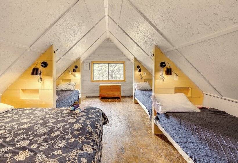 Wyoming Cabin ~ 2 Mi To Glendo State Park!