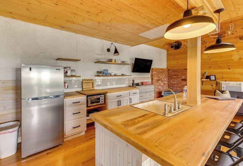 Wyoming Cabin ~ 2 Mi To Glendo State Park!