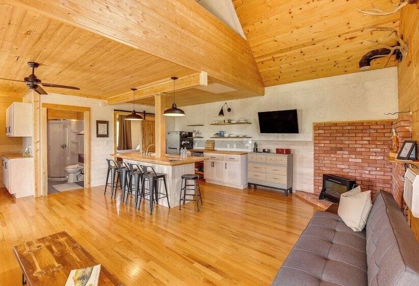 Wyoming Cabin ~ 2 Mi To Glendo State Park!