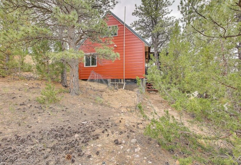 Wyoming Cabin ~ 2 Mi To Glendo State Park!