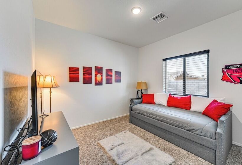 Year Round Yuma Escape Near Dtwn: Pets Welcome!