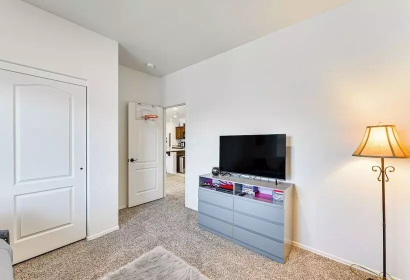 Year Round Yuma Escape Near Dtwn: Pets Welcome!