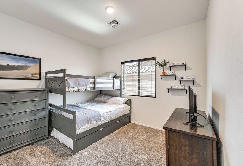 Year Round Yuma Escape Near Dtwn: Pets Welcome!