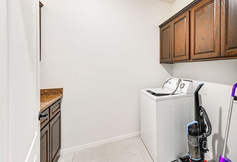 Year Round Yuma Escape Near Dtwn: Pets Welcome!