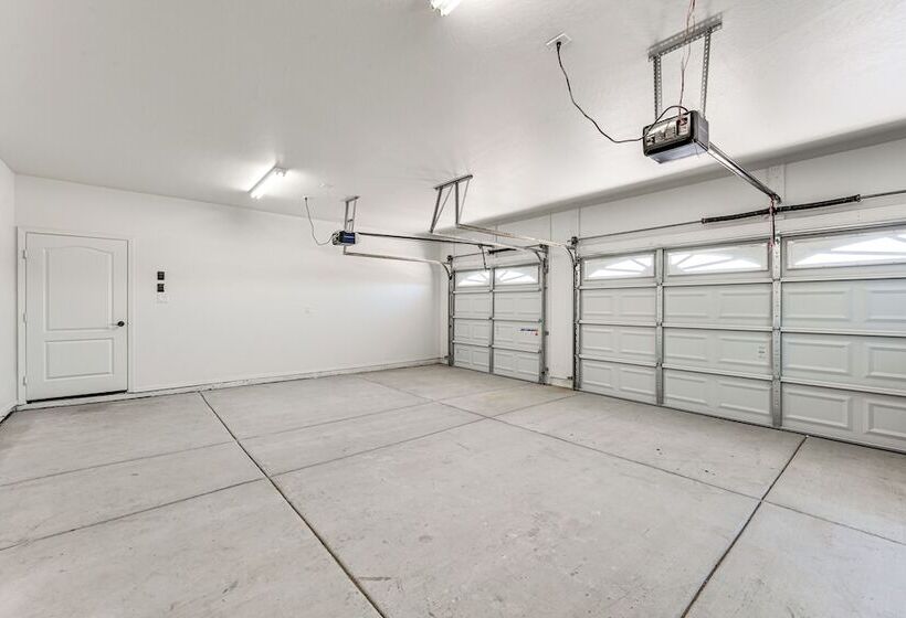 Year Round Yuma Escape Near Dtwn: Pets Welcome!