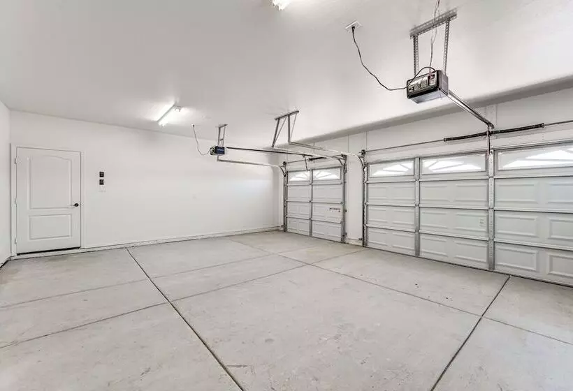 Year Round Yuma Escape Near Dtwn: Pets Welcome!