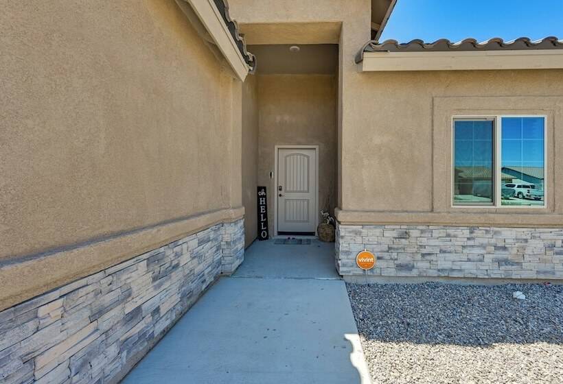 Year Round Yuma Escape Near Dtwn: Pets Welcome!