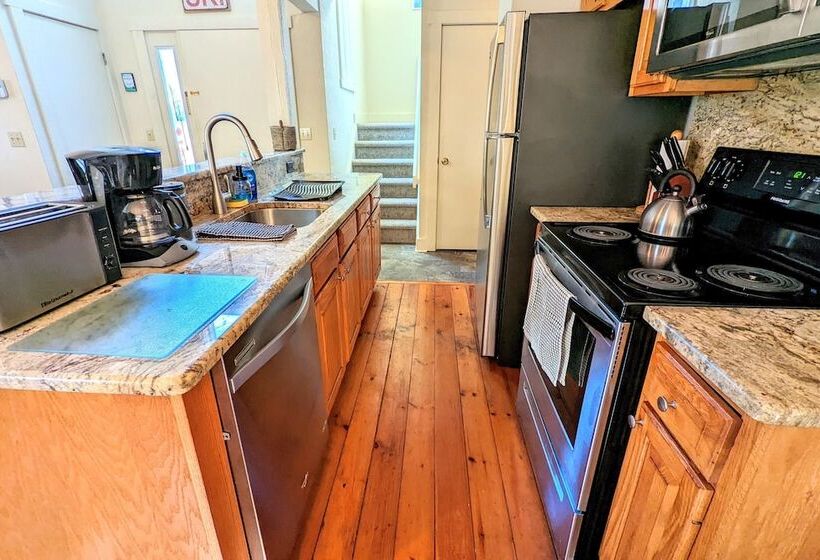 Alpine Allure By Avantstay Indoor Hot Tub, Game Loft, Enclosed Deck