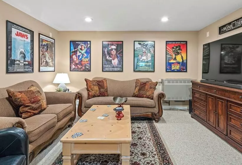 Alpine Serenity By Avantstay Beach + Lake Access Theater, Deck, Playroom