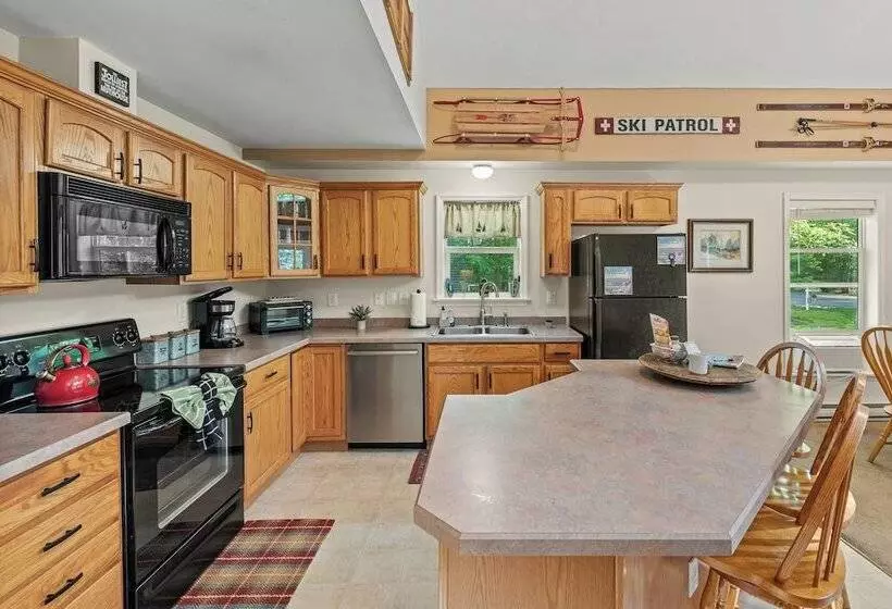 Alpine Serenity By Avantstay Beach + Lake Access Theater, Deck, Playroom