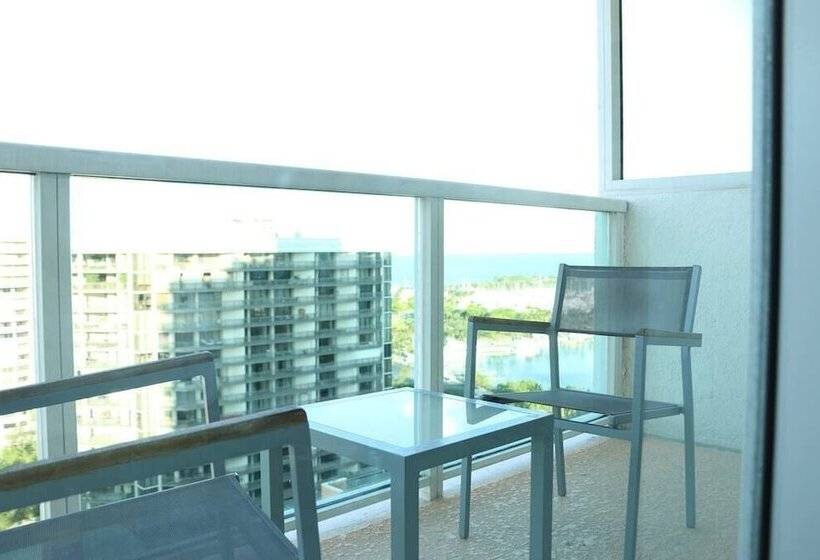 Amazing Studio Near Cocowalk