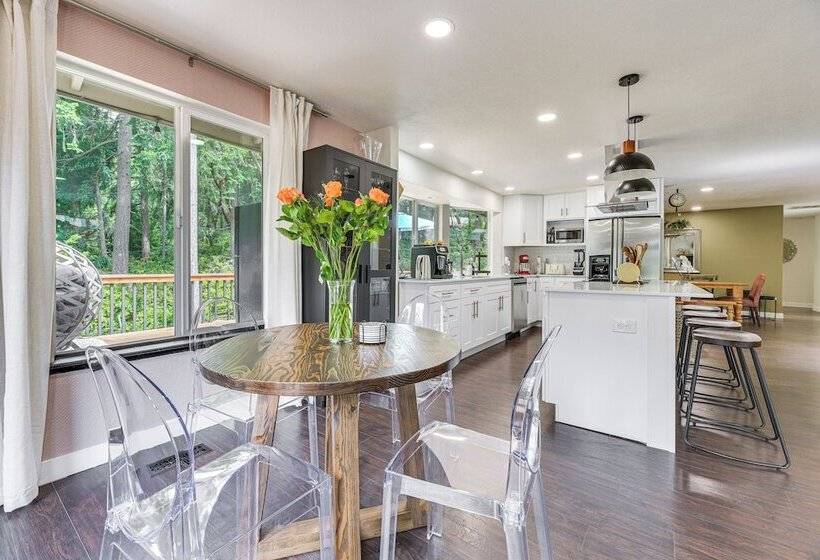 Anderson Island Home W/ Deck: Steps To Lake!