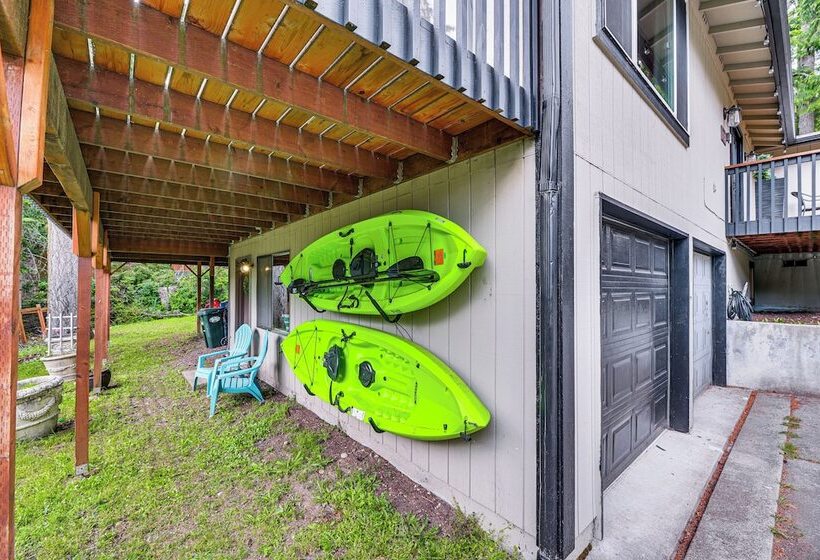 Anderson Island Home W/ Deck: Steps To Lake!