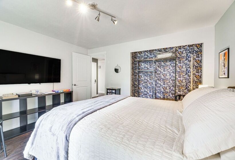 Anderson Island Home W/ Deck: Steps To Lake!