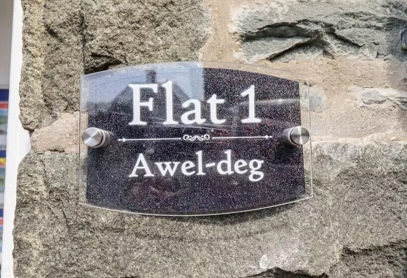 Awel Deg