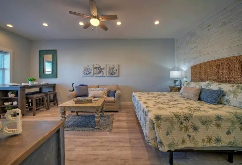 Beach Bliss By Avantstay Pool + Pickleball