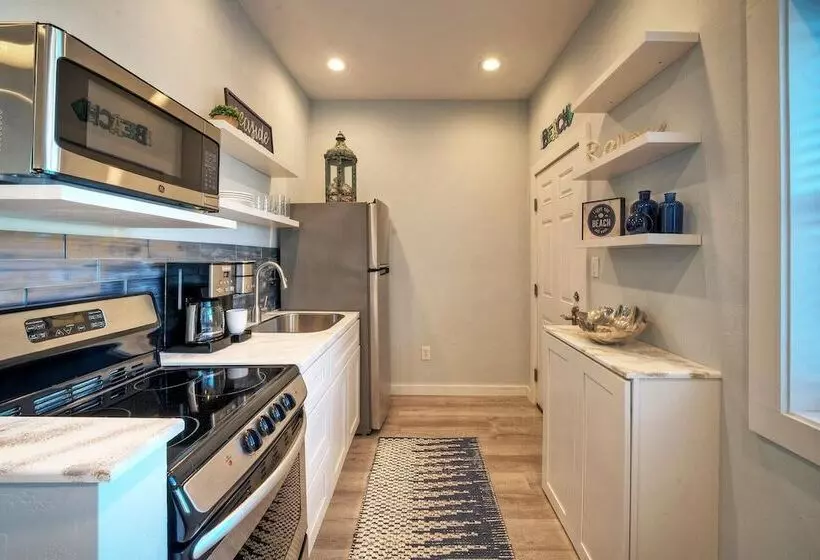 Beach Bliss By Avantstay Pool + Pickleball