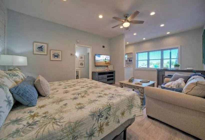 Beach Bliss By Avantstay Pool + Pickleball