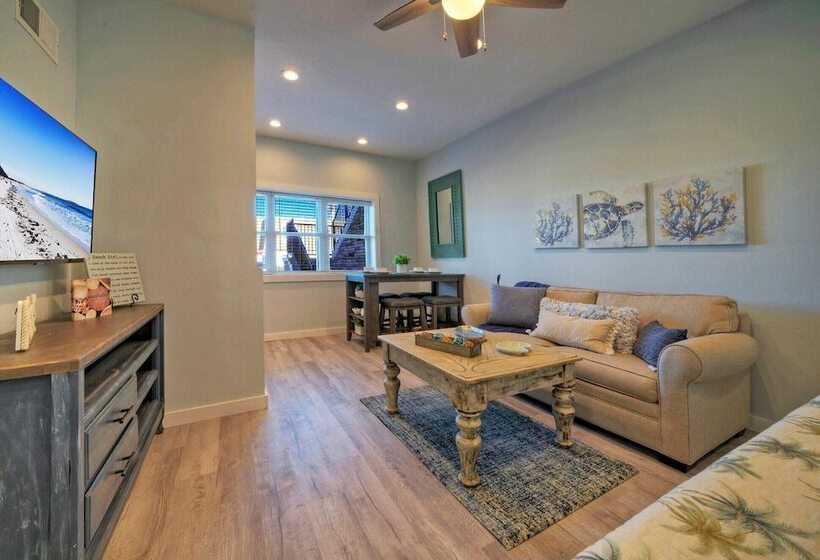 Beach Bliss By Avantstay Pool + Pickleball