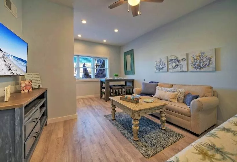 Beach Bliss By Avantstay Pool + Pickleball