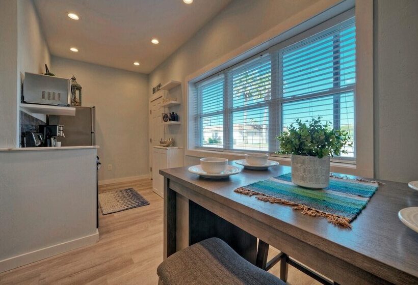 Beach Bliss By Avantstay Pool + Pickleball