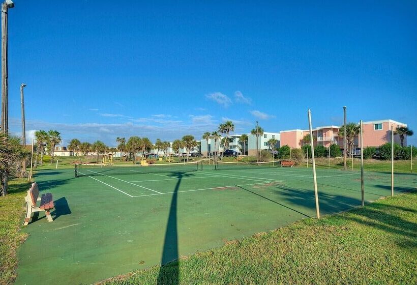 Beach Bliss By Avantstay Pool + Pickleball