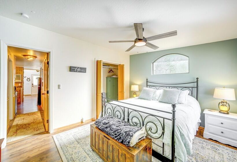 Family Cabin In Pine W/ Deck: Pets Welcome!