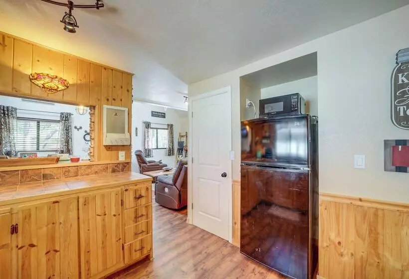 Family Cabin In Pine W/ Deck: Pets Welcome!