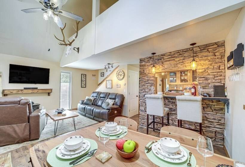 Family Cabin In Pine W/ Deck: Pets Welcome!