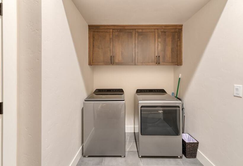 Grand Fir By Avantstay Hot Tub And Firepit