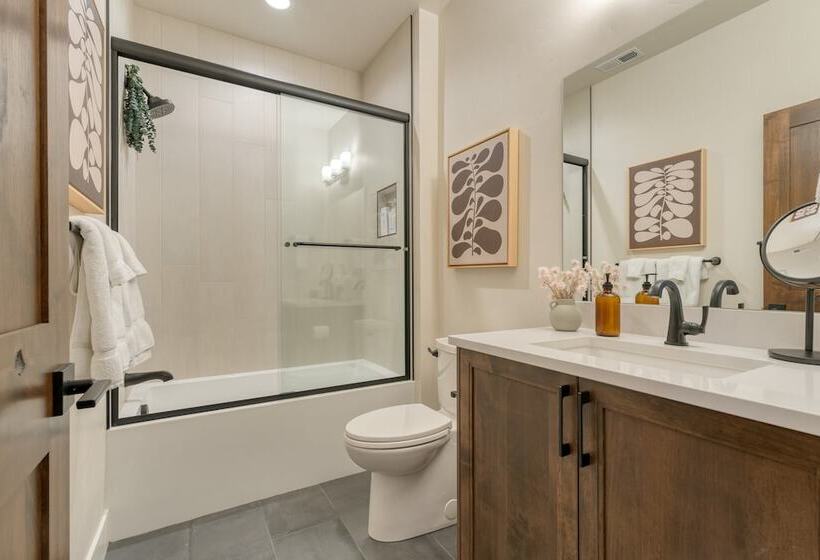 Grand Fir By Avantstay Hot Tub And Firepit