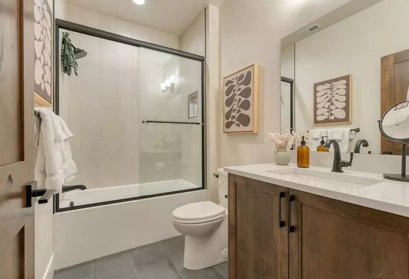 Grand Fir By Avantstay Hot Tub And Firepit