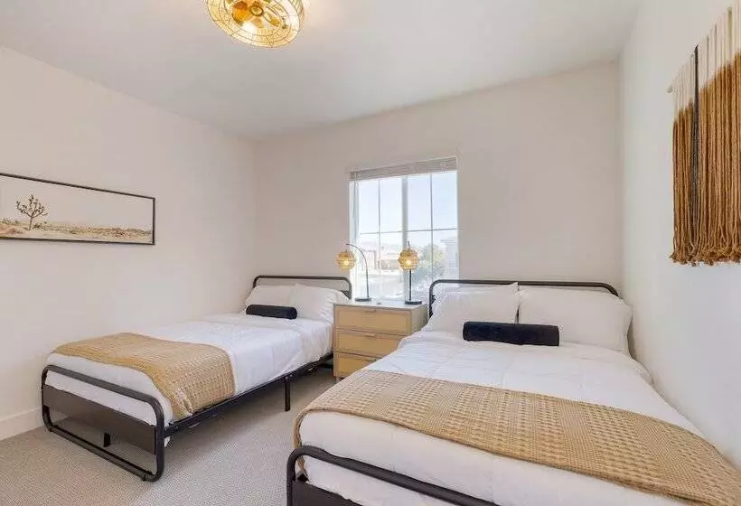 Lago Luxe By Avantstay Lakefront + Private Pool, Great For Festival Season