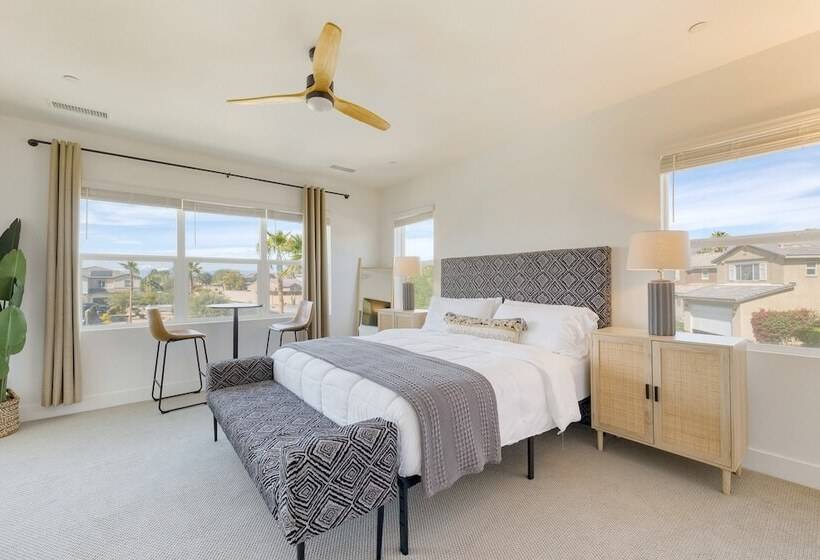 Lago Luxe By Avantstay Lakefront + Private Pool, Great For Festival Season