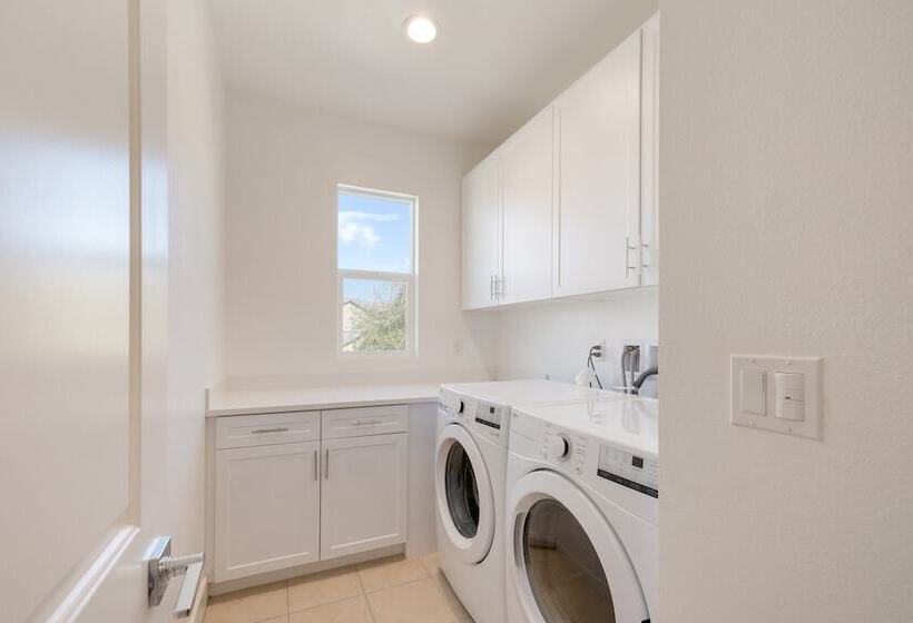 Lago Luxe By Avantstay Lakefront + Private Pool, Great For Festival Season