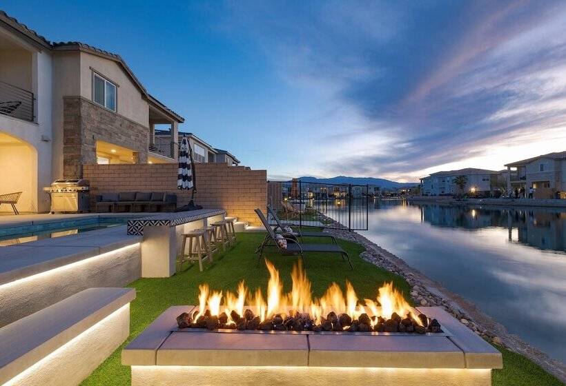 Lago Luxe By Avantstay Lakefront + Private Pool, Great For Festival Season