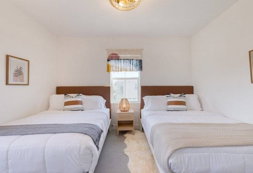 Lago Luxe By Avantstay Lakefront + Private Pool, Great For Festival Season