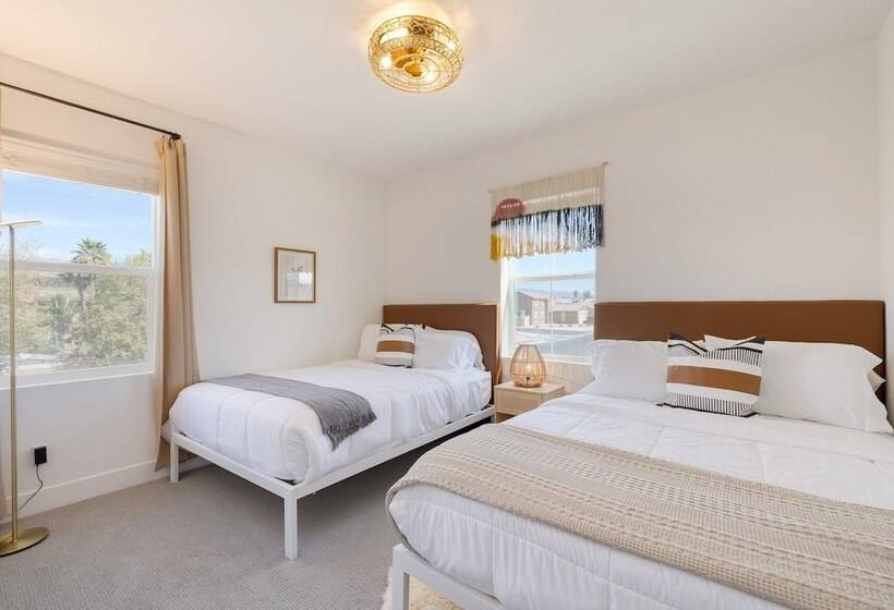 Lago Luxe By Avantstay Lakefront + Private Pool, Great For Festival Season