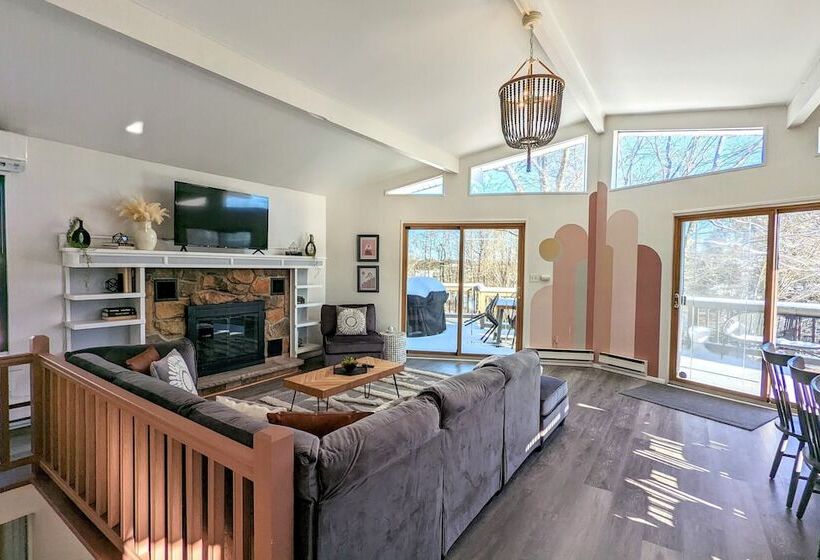 Lake It Right By Avantstay Lakefront W/ Dock, Hot Tub, Fire Pit & Game Room