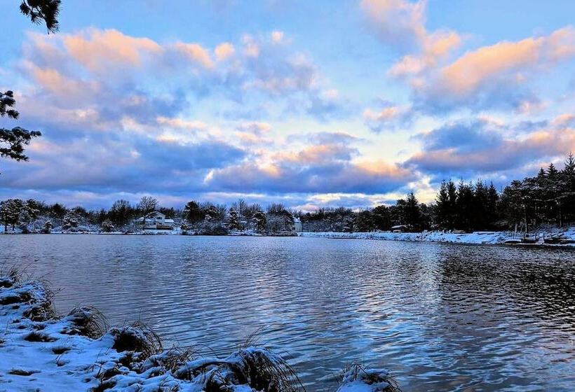 Lake It Right By Avantstay Lakefront W/ Dock, Hot Tub, Fire Pit & Game Room