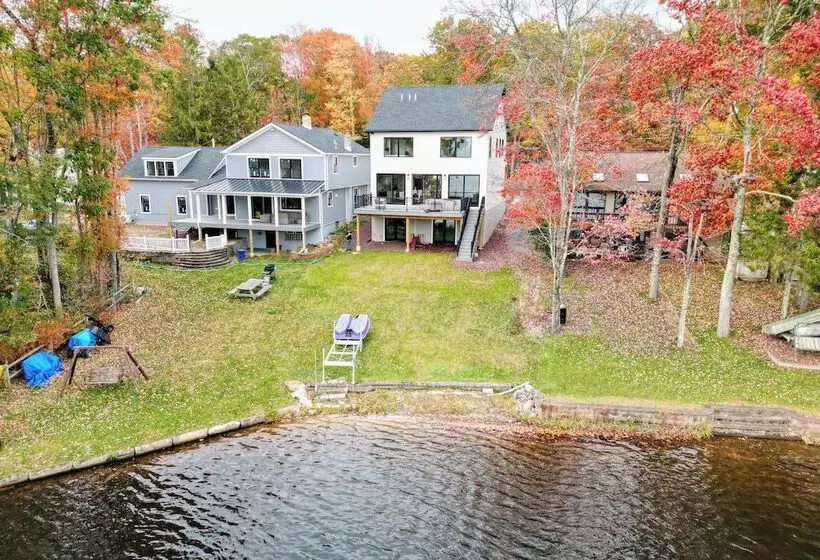 Lakeside Serenity By Avantstay Lakefront, Newly Built, Deck W/ Views!
