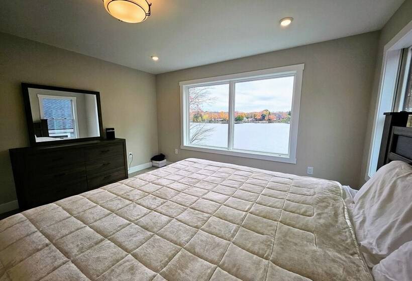 Lakeside Serenity By Avantstay Lakefront, Newly Built, Deck W/ Views!