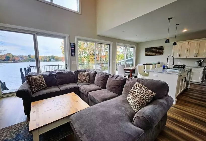 Lakeside Serenity By Avantstay Lakefront, Newly Built, Deck W/ Views!