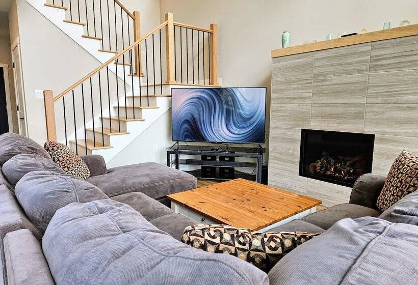 Lakeside Serenity By Avantstay Lakefront, Newly Built, Deck W/ Views!