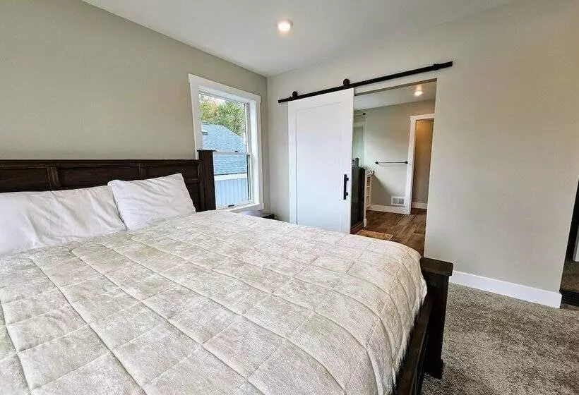 Lakeside Serenity By Avantstay Lakefront, Newly Built, Deck W/ Views!