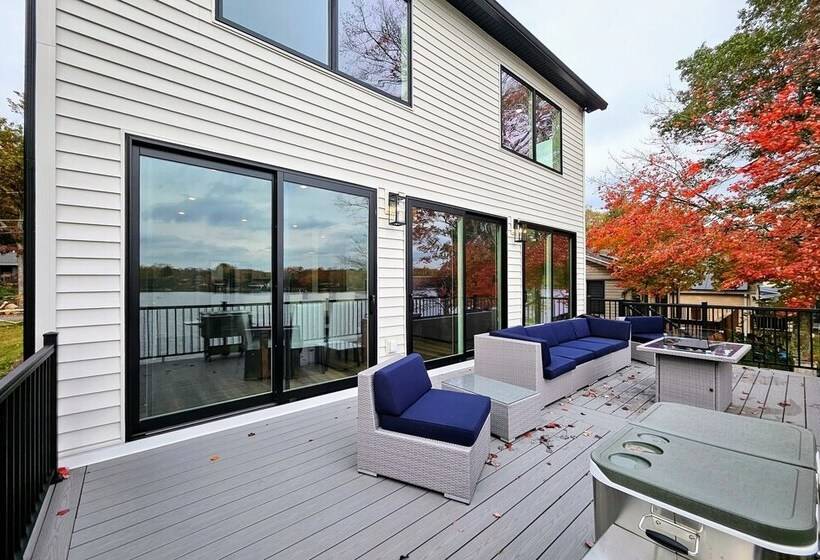 Lakeside Serenity By Avantstay Lakefront, Newly Built, Deck W/ Views!