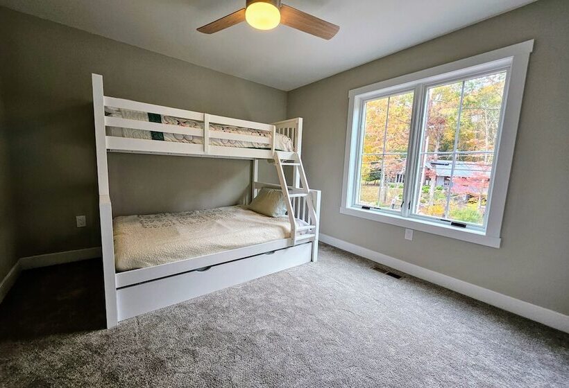 Lakeside Serenity By Avantstay Lakefront, Newly Built, Deck W/ Views!