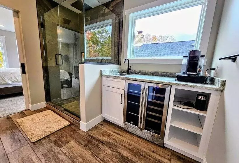 Lakeside Serenity By Avantstay Lakefront, Newly Built, Deck W/ Views!
