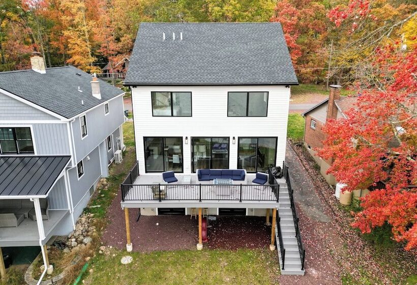 Lakeside Serenity By Avantstay Lakefront, Newly Built, Deck W/ Views!