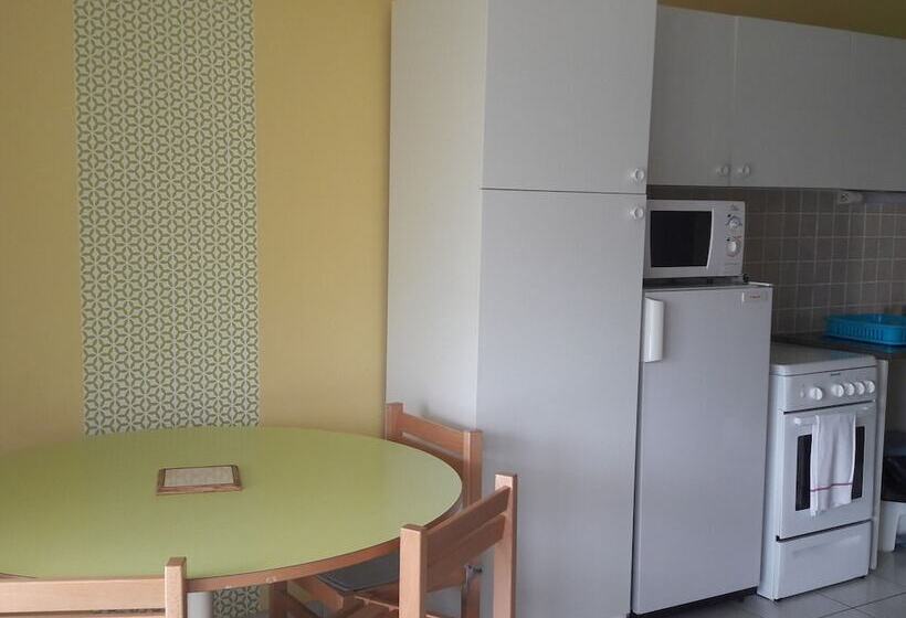 Lovely Cottage In Sauze Vaussais With Terrace